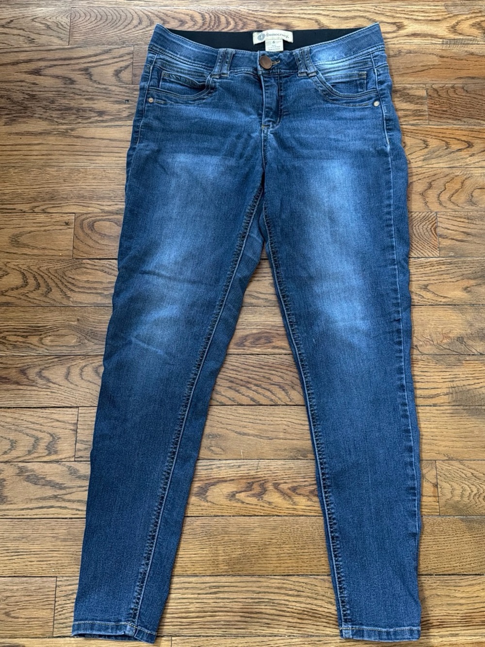 Democracy Women’s Skinny Jeans in Dark Blue Wash - Stretchy Slim Fit